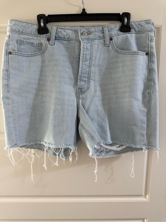 Old Navy Pants - Old Navy O.G. Straight Denim Shorts Size 14 Light Wash High Rise Frayed Hem